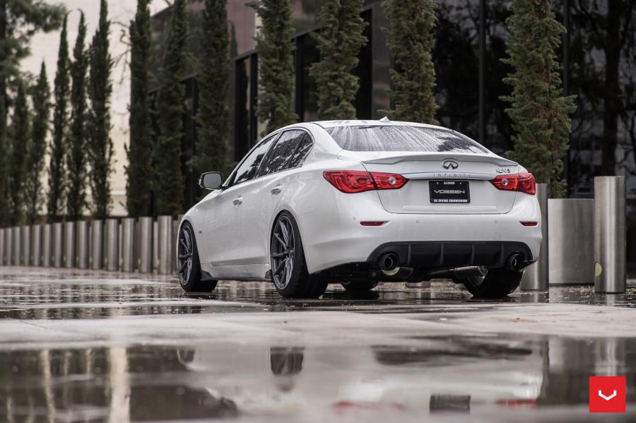  Infiniti Q50S on Vossen Wheels (HF-3) 2019 года  (фото 4 из 13)